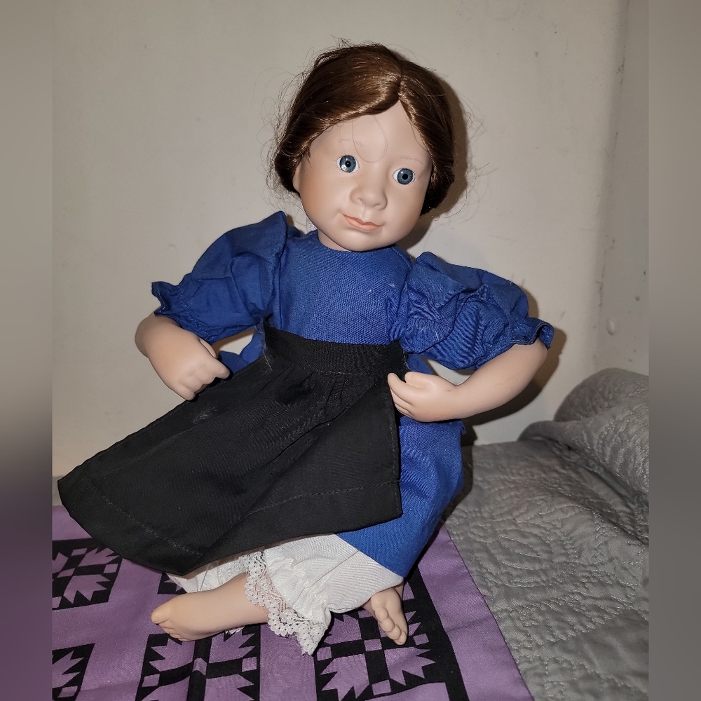 Ashton Drake Amish Blessings Rebeccah doll, includes 'quilt'